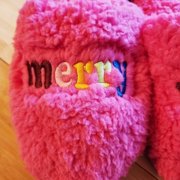 dluxe by Dearfoams Women's Merry Vibes Slide Slippers Bright Pink Christmas Gift - Picture 2 of 10